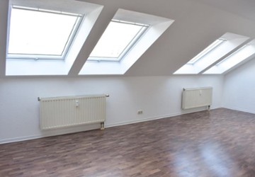 Wohnung Plauen Altstadt - 3 Zimmer, 74 m&sup2;, 350&euro; | Angebot:24877917