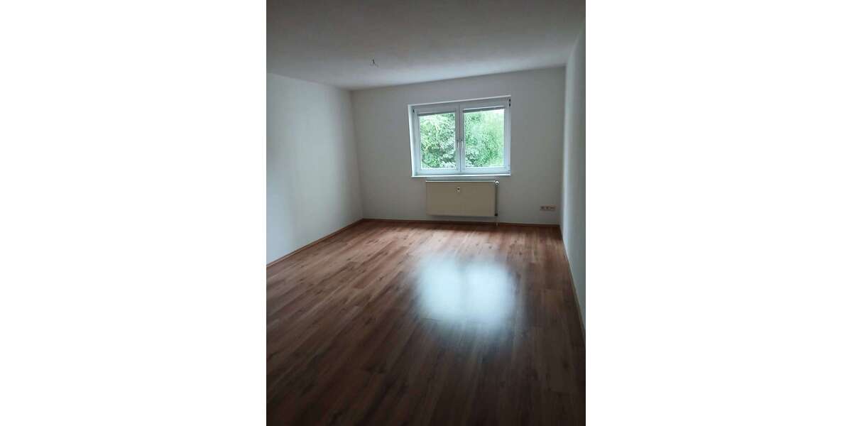 Etagenwohnung Treuen - 3 Zimmer, 73 m&sup2;, 402&euro; | Angebot:26951626