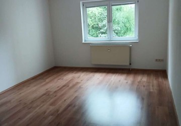 Wohnung Treuen - 3 Zimmer, 73 m&sup2;, 402&euro; | Angebot:26951626