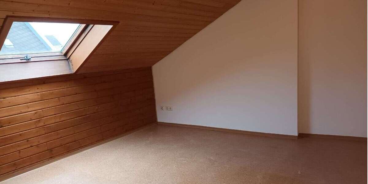 Etagenwohnung Hof Neustadt - 1 Zimmer, 30 m&sup2;, 380&euro; | Angebot:26843878