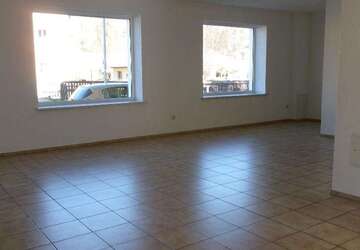 Wohnung Ellefeld - 2 Zimmer, 110 m&sup2;, 350&euro; | Angebot:26940199